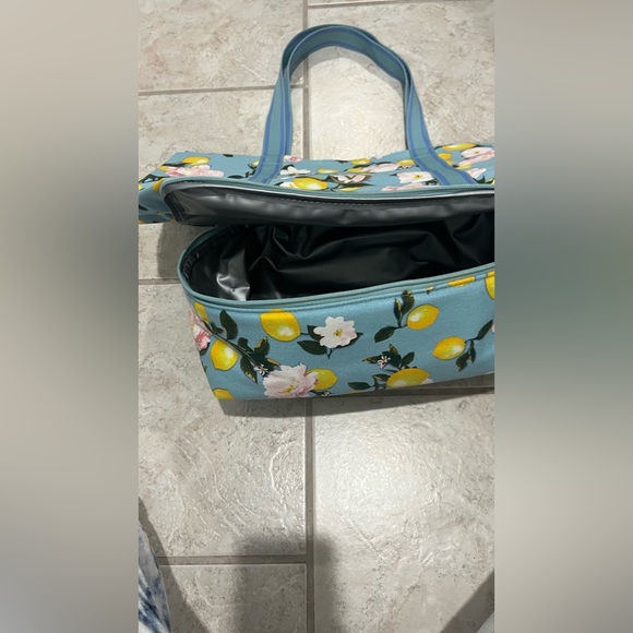 NWT Victoria’s Secret Beach, tote cooler bag - Picture 6 of 10